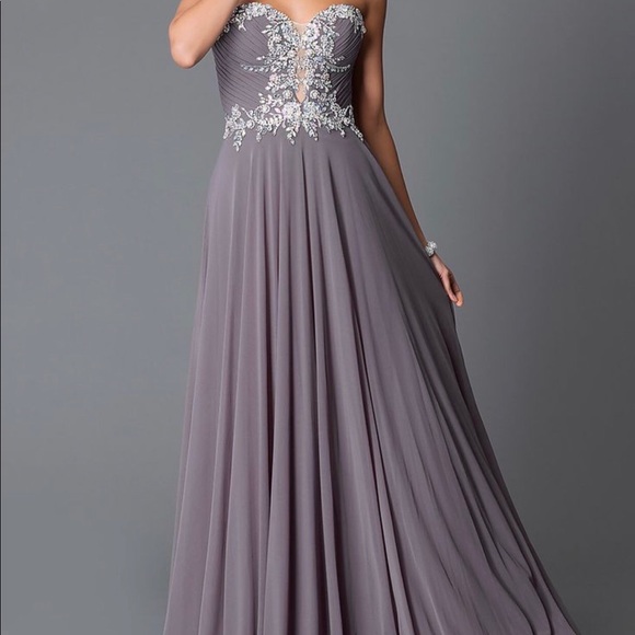 JVN Dresses & Skirts - Strapless JVN Prom Gown